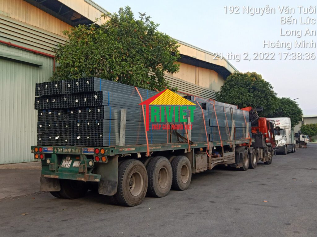 Công ty Thép Trí Việt giao hàng thép hộp vuông 60x60x1.8mm, 2mm, 2.3mm